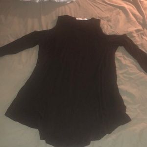 Cold shoulder black tunic size S